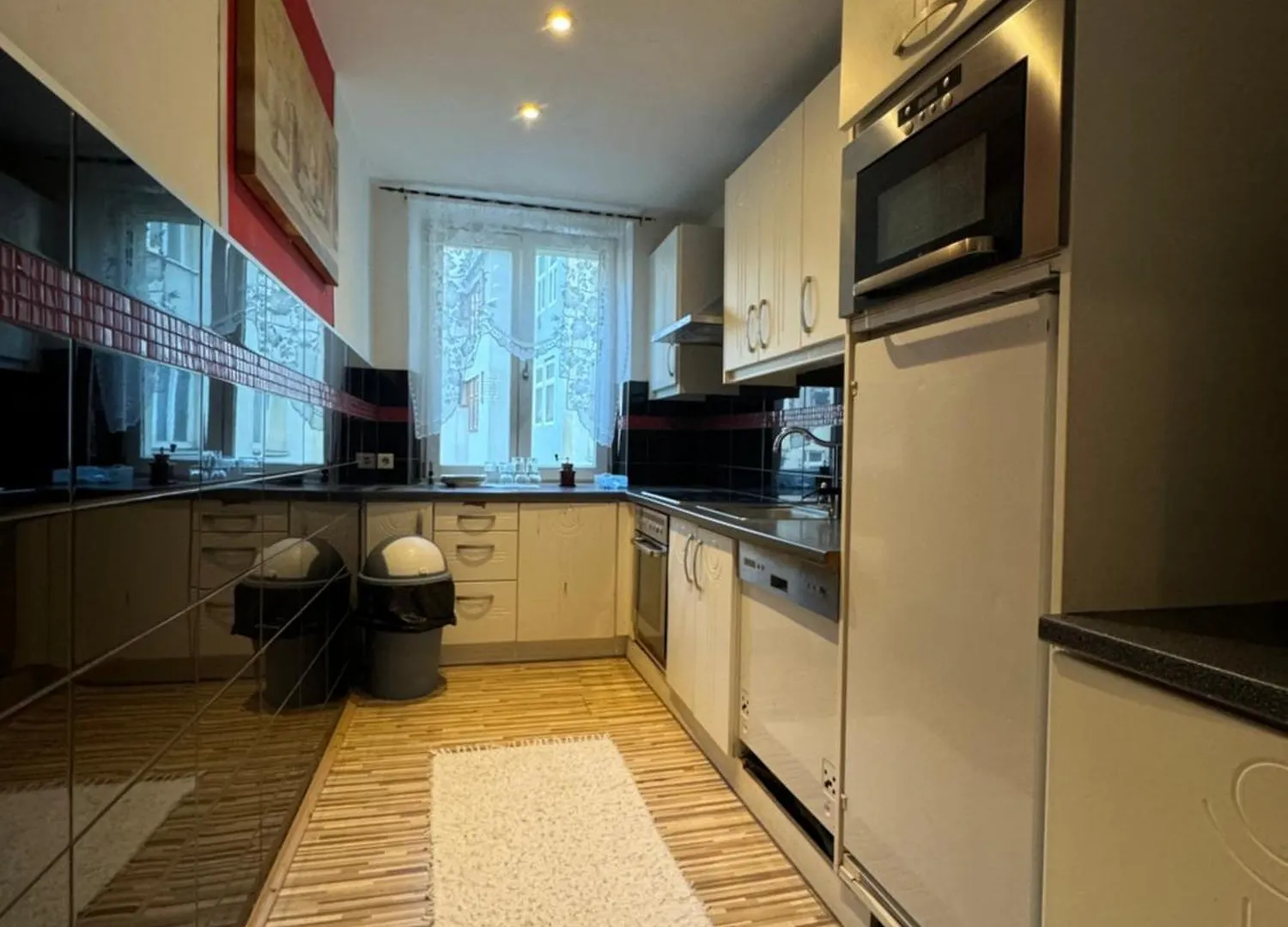 Grosse Charmante Zentral Gelegene Wohnung Wenen Appartement